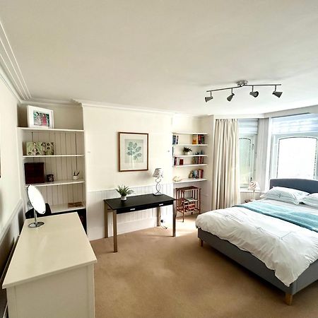 Spacious Comfortable Flat With Free Parking In East Finchley, Muswell Hill & Close To Alexandra Palace London Bagian luar foto