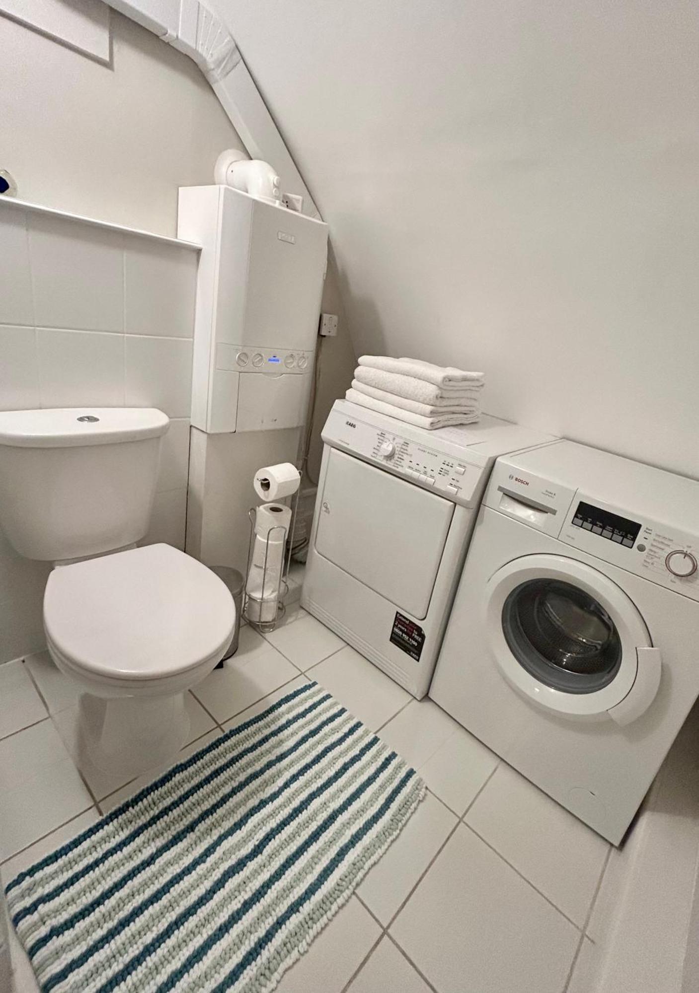 Spacious Comfortable Flat With Free Parking In East Finchley, Muswell Hill & Close To Alexandra Palace London Bagian luar foto