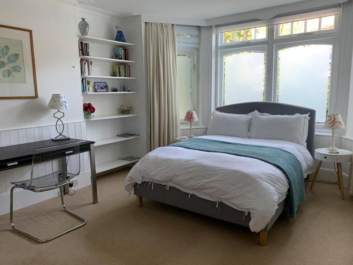 Spacious Comfortable Flat With Free Parking In East Finchley, Muswell Hill & Close To Alexandra Palace London Bagian luar foto