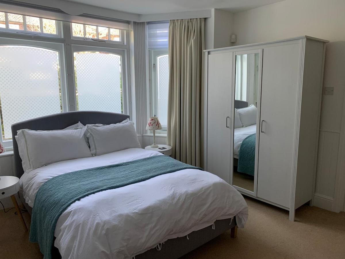 Spacious Comfortable Flat With Free Parking In East Finchley, Muswell Hill & Close To Alexandra Palace London Bagian luar foto